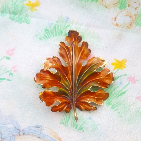 Albert Weiss Jewelry - 🌙Large WEISS Leaf Brooch